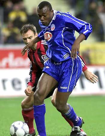 依靠其快速 依靠其快速